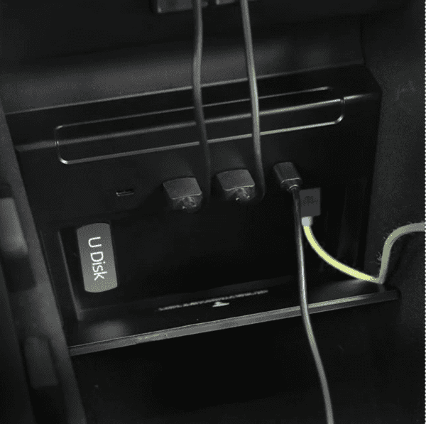 USB Hub Dashcam & Sentry Mode Viewer for Tesla Model 3 & Y Model 3 3